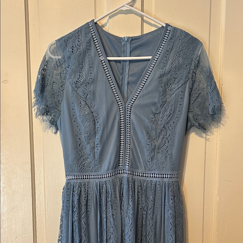 Elegant Lace Maxi Dress in Blue